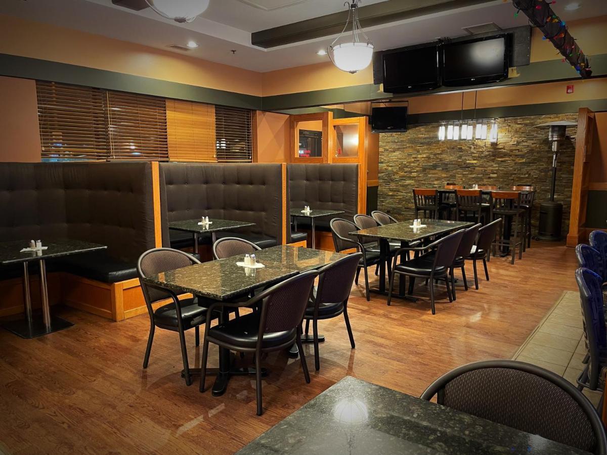 The Glenmore Inn & Convention Centre YYC Dış mekan fotoğraf