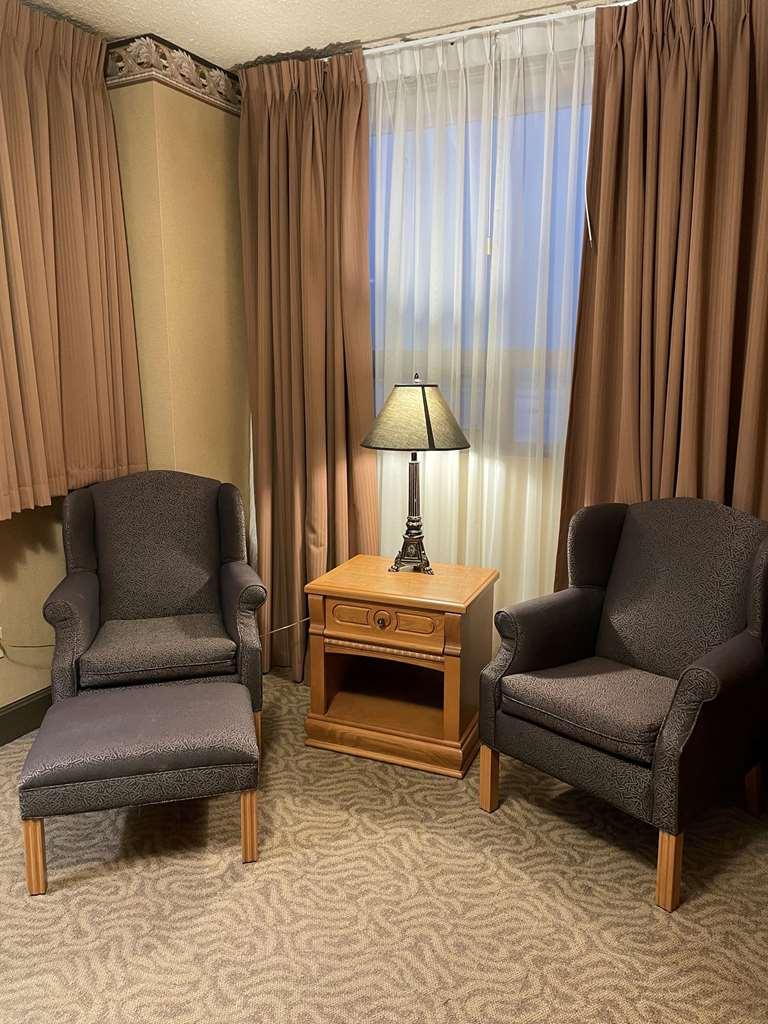 The Glenmore Inn & Convention Centre YYC Oda fotoğraf
