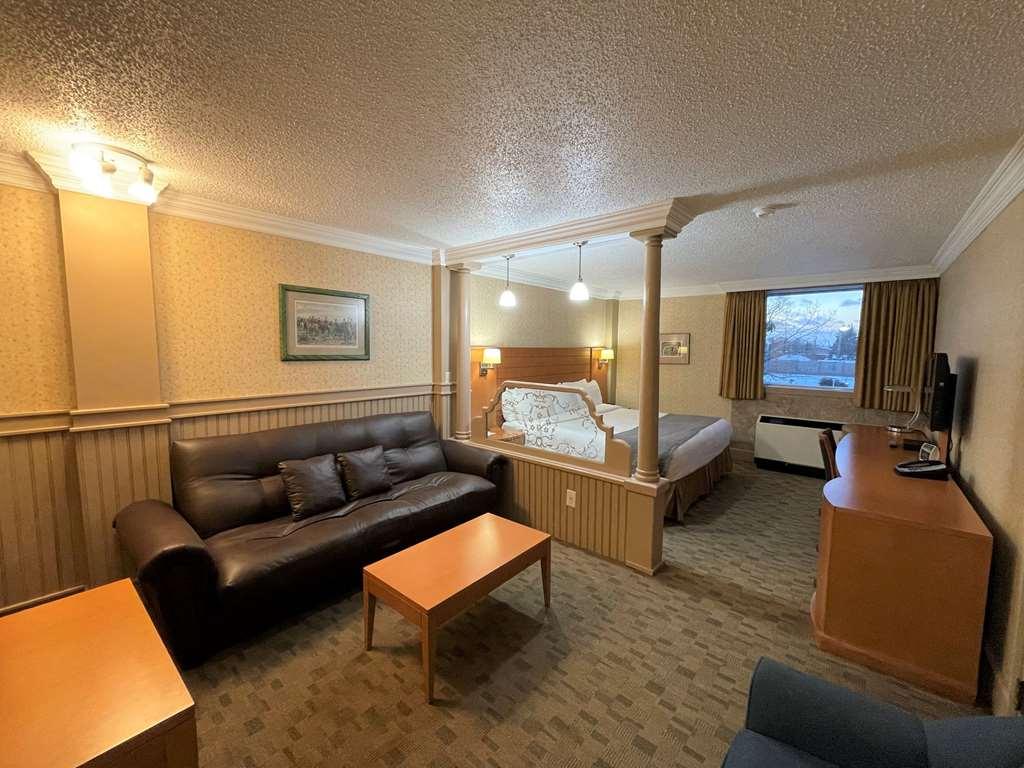 The Glenmore Inn & Convention Centre YYC Oda fotoğraf