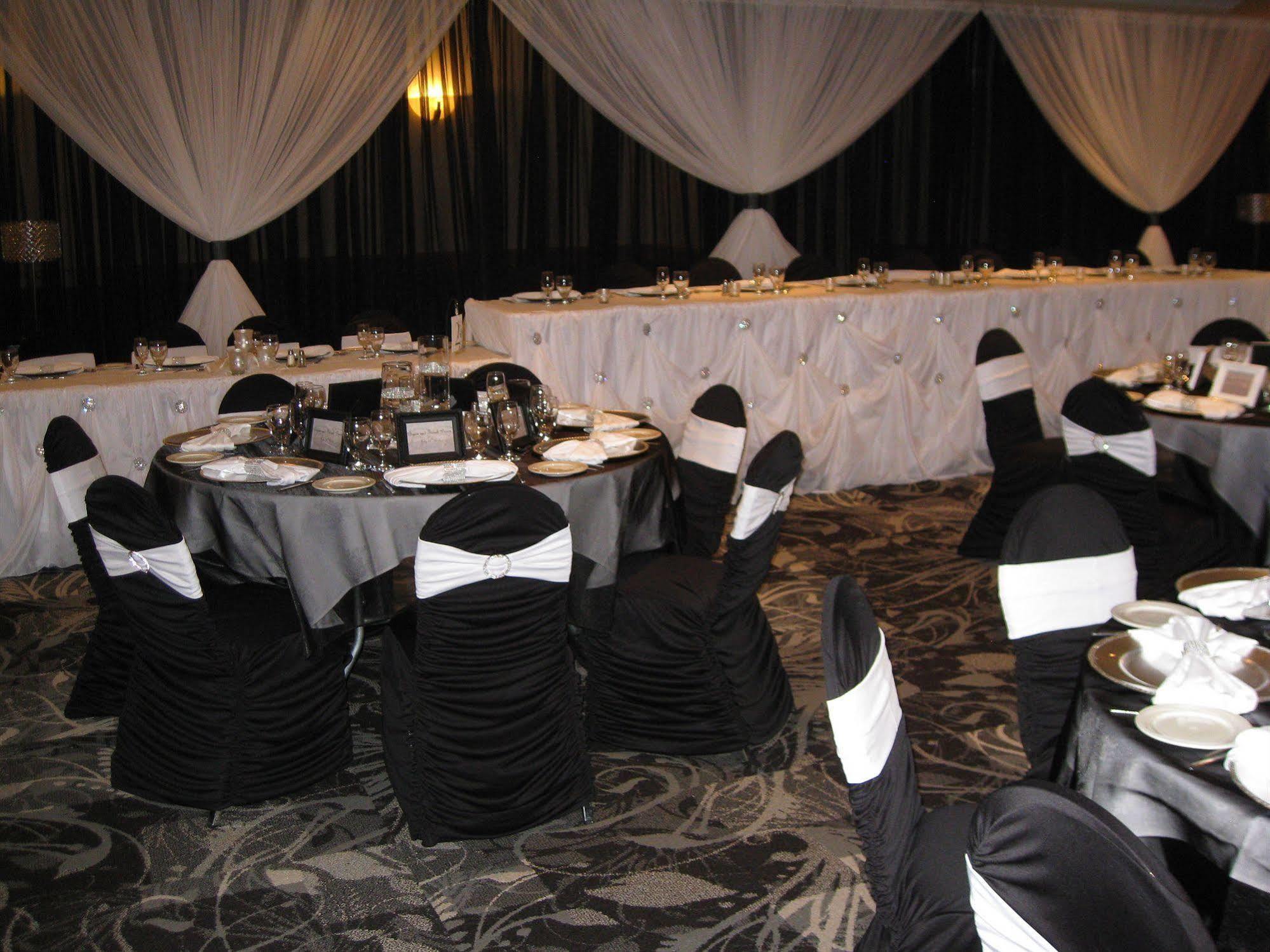 The Glenmore Inn & Convention Centre YYC Dış mekan fotoğraf
